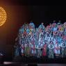 Prince Igor at his desk, the chorus in their cut-outs, the sun glares at the audience