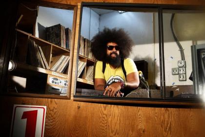 Reggie Watts: waitin' on a train