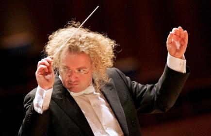 Stéphane Denève conducts Poulenc