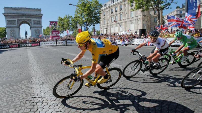 Wiggo rounds bend en route to #SPOTY '12