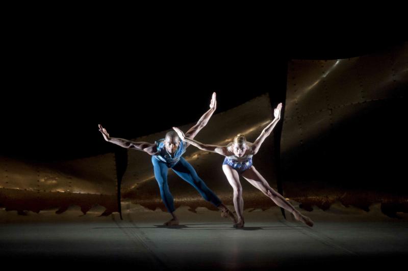 Eric Underwood and Zenaida Yanowsky in Christopher Wheeldon's high-speed DGV: Danse à Grande Vitesse.