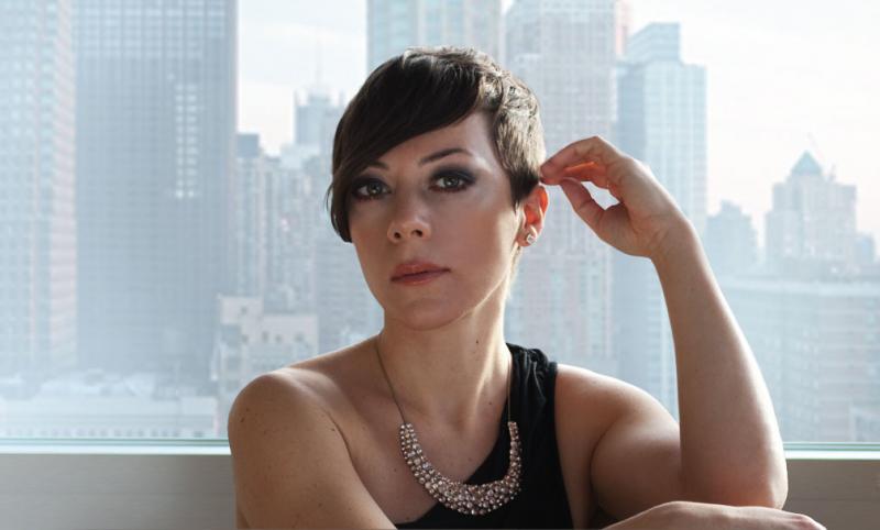 Making the bar lines disappear: Gretchen Parlato