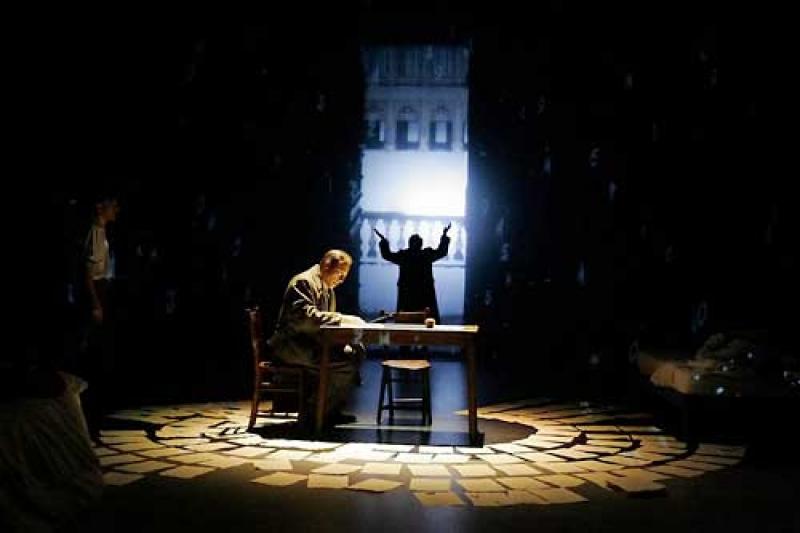 'A Disappearing Number': 'Complicite have freed maths from the lecture hall, allowing its pure concepts to adopt a human and beautiful face.' 'A Disappearing Number': 'Complicite have freed maths from the lecture hall, allowing its pure concepts to adopt a human and beautiful face.'