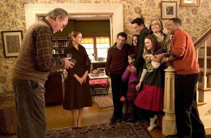 What would Carrie do now: Sarah Jessica Parker takes in her in-laws as Craig T Nelson snaps a pic