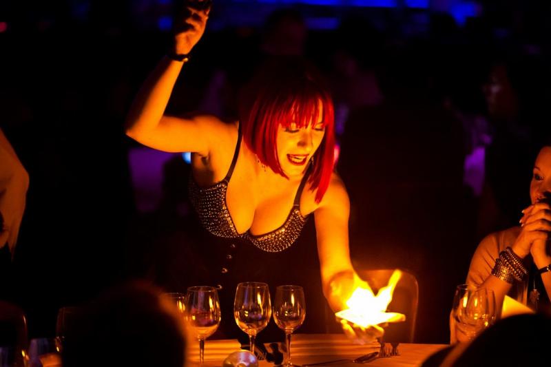 Laura London, a close-up magician