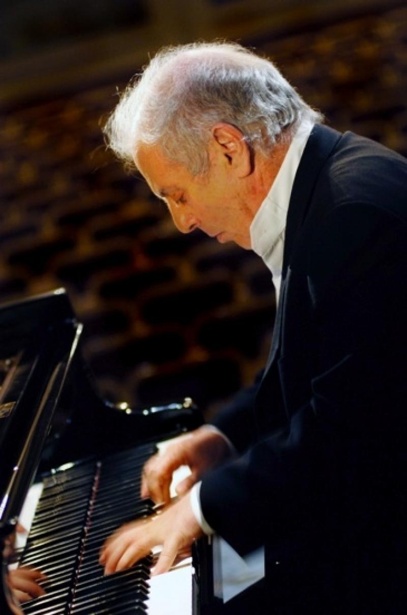 'Barenboim isn't a pianist that can just turn his hand to anything and magic up a masterpiece'