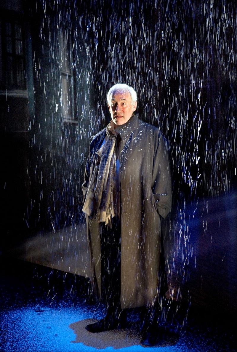 Simon Callow: a one-man dose of Victorian festivity