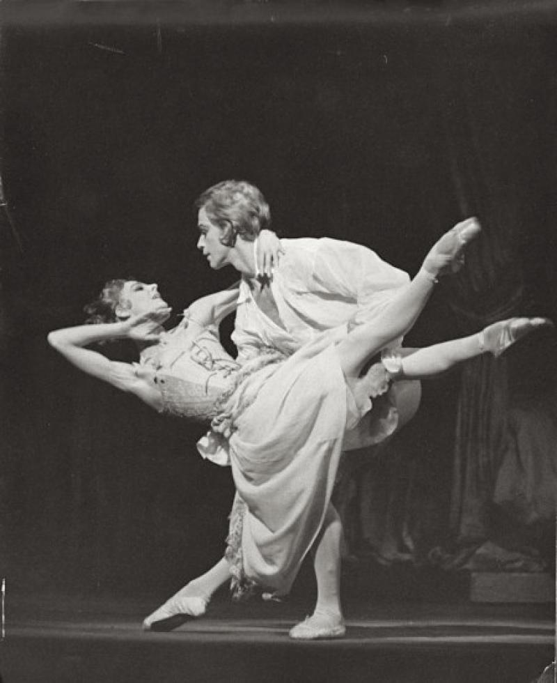 Manon 1974: Antoinette Sibley and Anthony Dowell as the original bad girl and her deceived lover