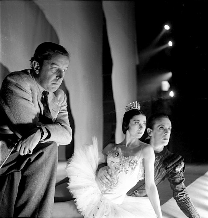 Cecil Beaton's 1950 portrait of Ashton, Margot Fonteyn and Robert Helpmann on the set of 'Apparitions'