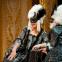 Héloïse Mas's Dorabella and Nazan Fikret's Fiordiligi dress up