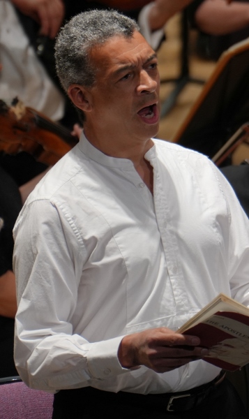 Roderick Williams in The Apostles_Credit_Tom_Stephens_The_Halle 