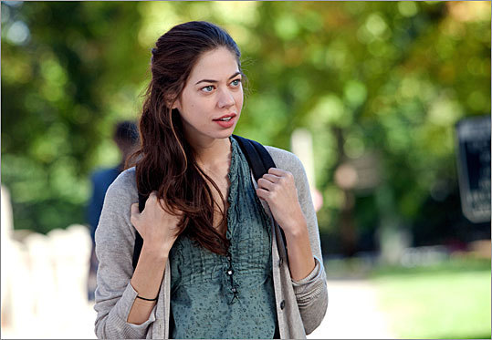 Lily (Analeigh Tipton)