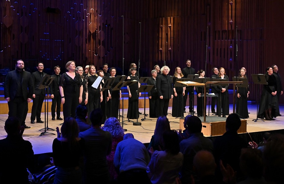 Simon Rattle and the BBC Singers