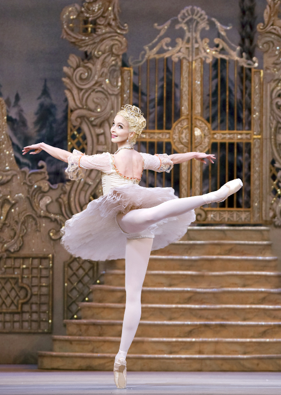 Lauren Cuthbertson as the Sugar Plum Fairy in The Nutcracker, Royal Ballet. Photo by Tristram Kenton.