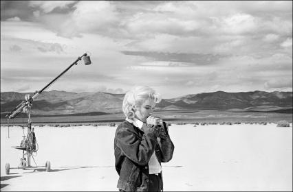 The misfit: Eve Arnold's photograph of Marilyn Monroe on set