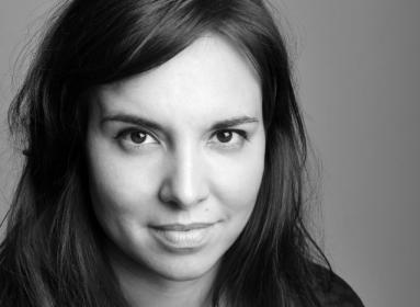 Ingrid Oliver is an old Edinburgh hand doing her first solo show