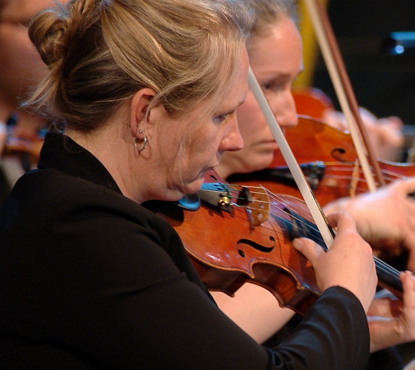 Hannah Perowne leading the Hallé cr Alex Burns, the Hallé