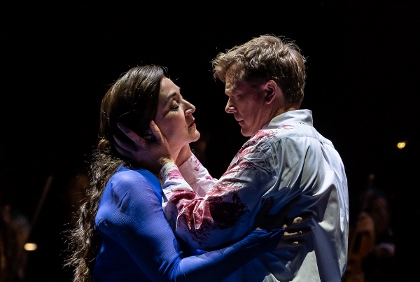 Katarina Karnéus as Kundry and Toby Spence as Parsifal in Opera North’s production of Wagner’s Parsifal  cr Clive Barda