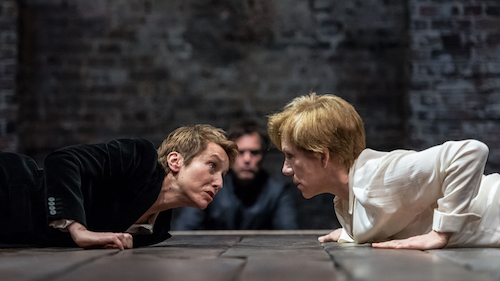 Lia Williams and Juliet Stevenson in Mary Stuart (c) Manuel Harlan