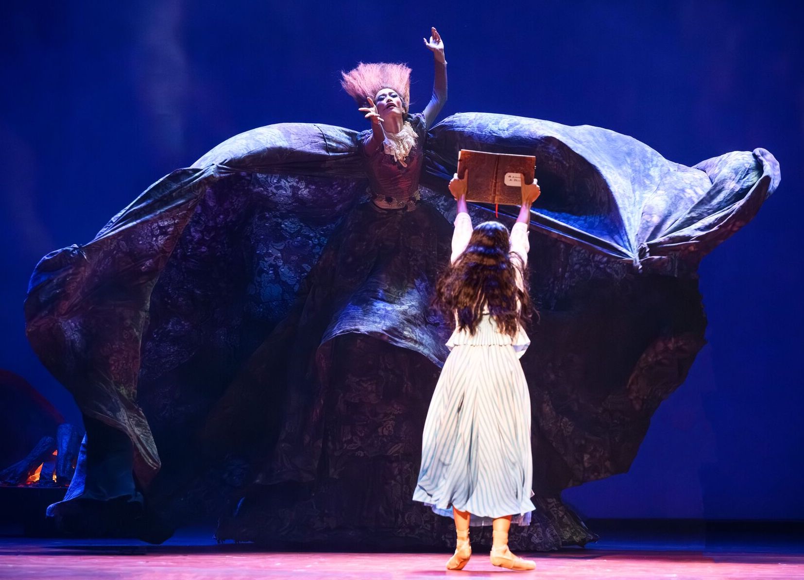 yFumi Kaneko as Mama Elena and Francesca Hayward as Tita in Like Water for Chocolate