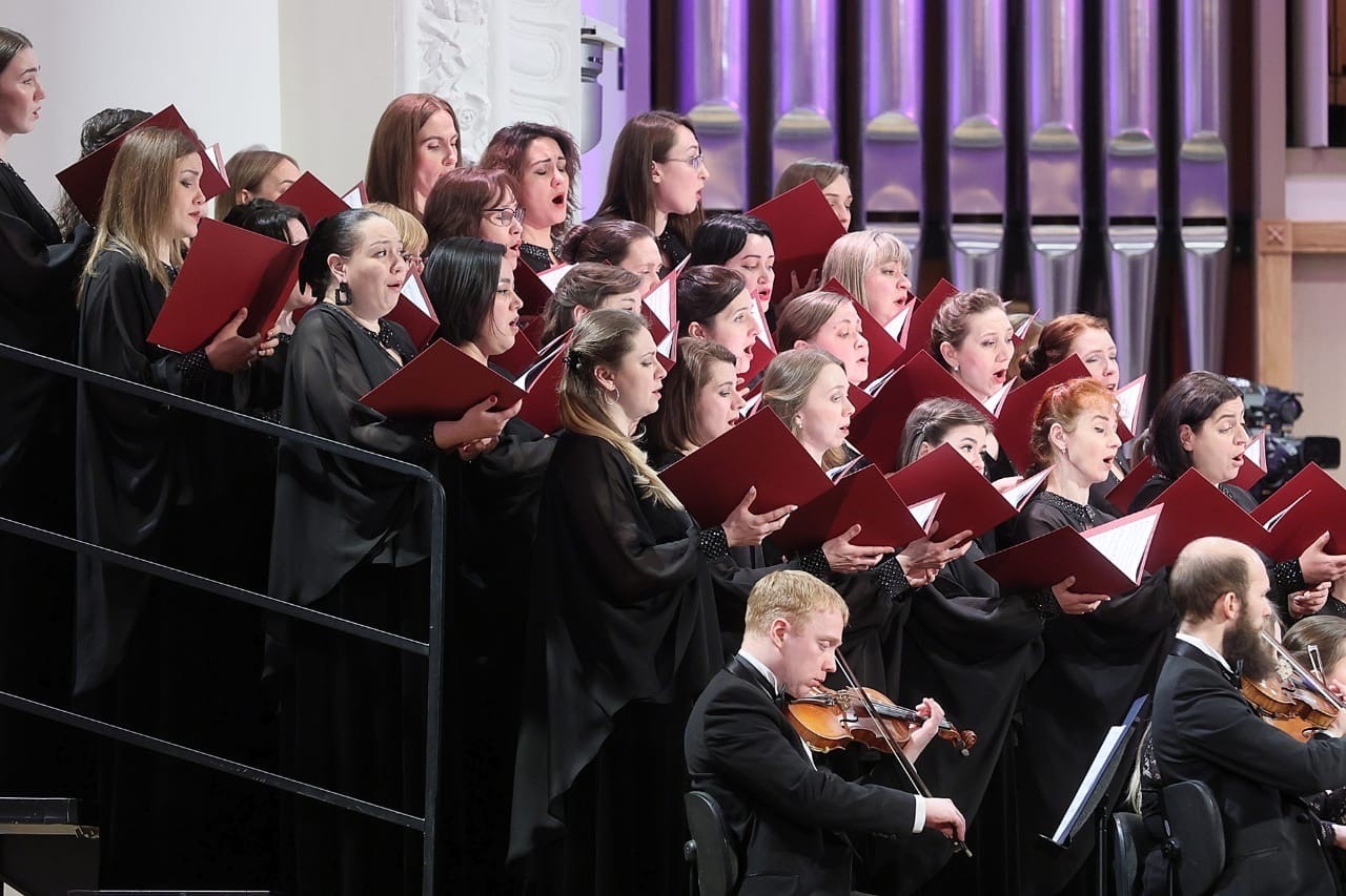 Yekaterinburg Philharmonic Choir in Myaskovsky's 'Kremlin by Night'