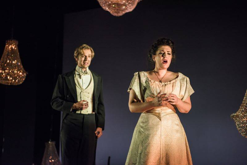 George Humphreys (Onegin) & Shelley Jackson (Tatyana) - photo by Genevieve Girling