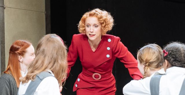 Lia Williams as Jean Brodie