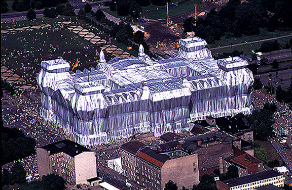 Christo and Jeanne-Claude, Wrapped Reichstag, 1995