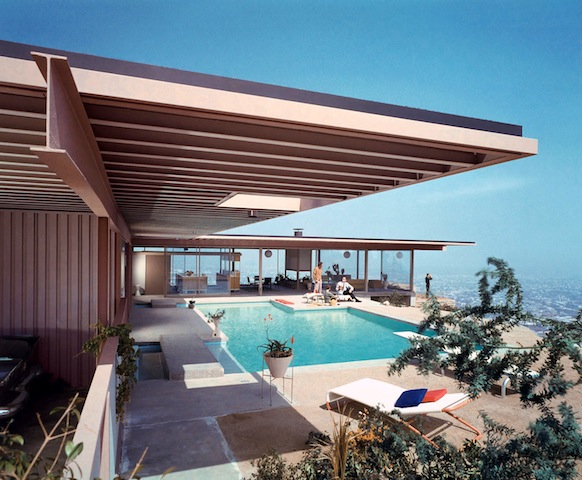 Julius Shulman's photograph of Pierre Koenig's Stahl house