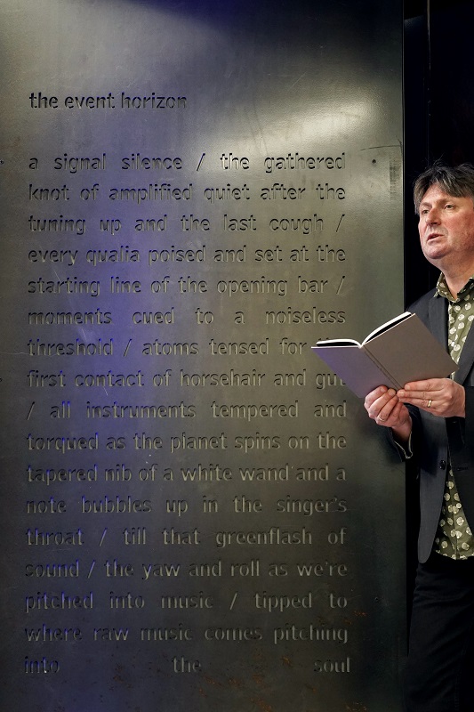 Simon Armitage reading his poem 'the event horizon'