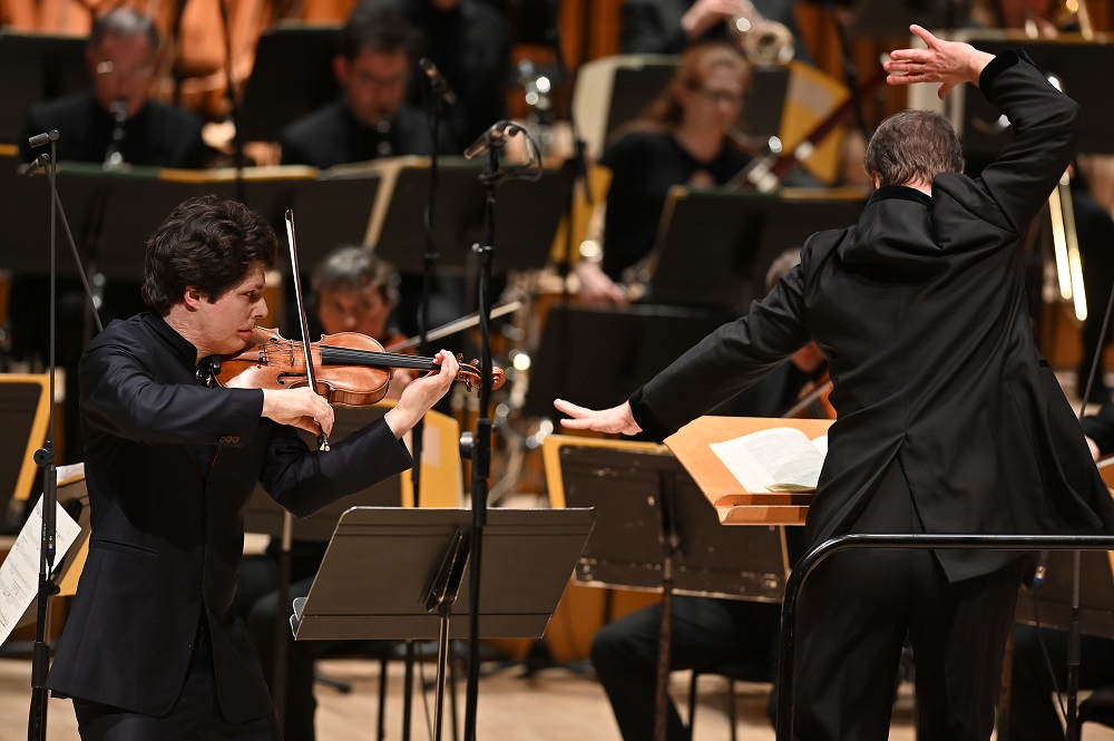 Hadelich and BBCSO/Oramo in Ligeti's Violin Concerto