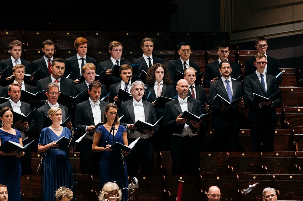 Choir in MacMillan premiere