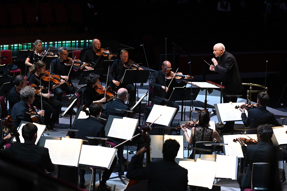 Goerge Benjamin and the Mahler Chamber Orchestra at the Proms