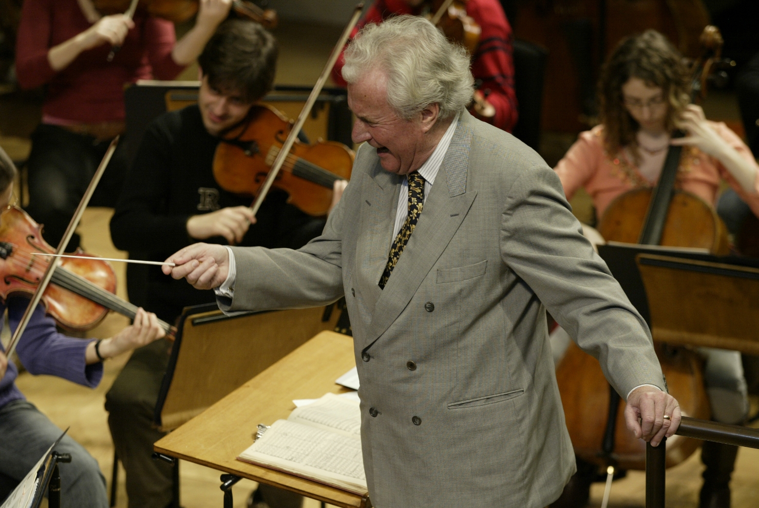 Sir Colin Davis conducting the European Union Youth Orchestra in 2005