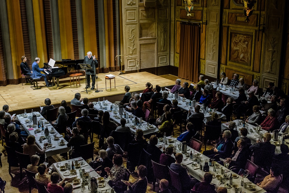 HK Gruber singing Weill in the Grunewald Hall