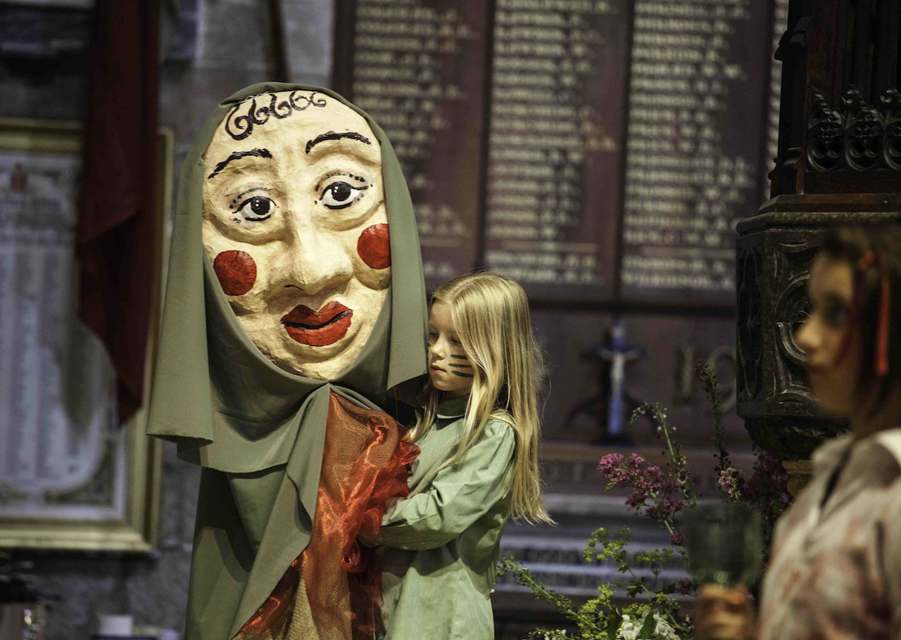 Noye's Fludde in Tewkesbury Abbey pictured by Malcolm Pollock