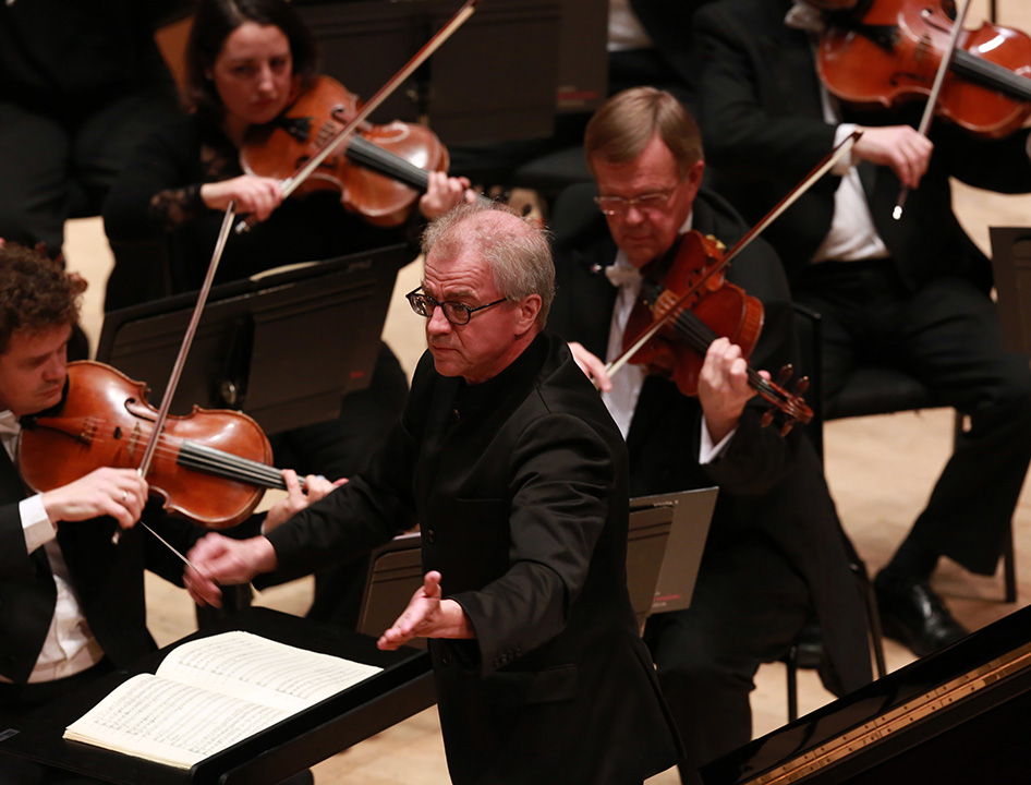 Osmo Vanska conducting the LPO