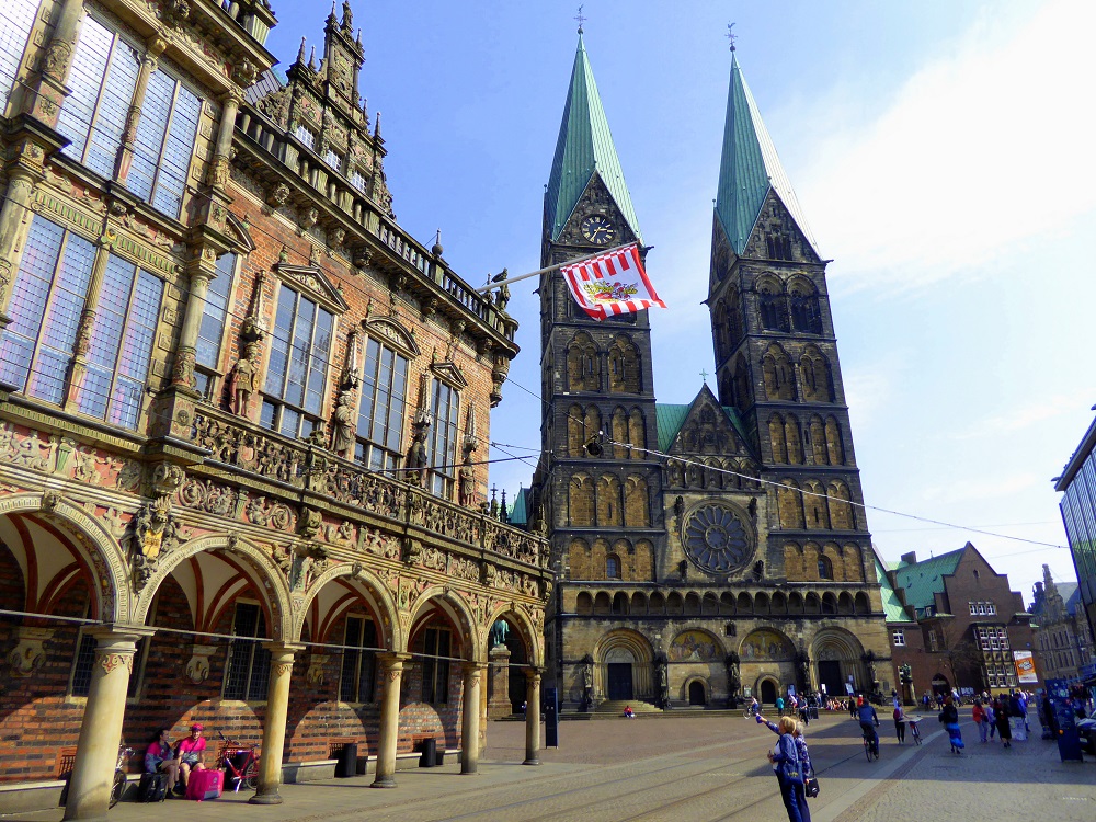 Bremen Rathaus and St Petrus Dom