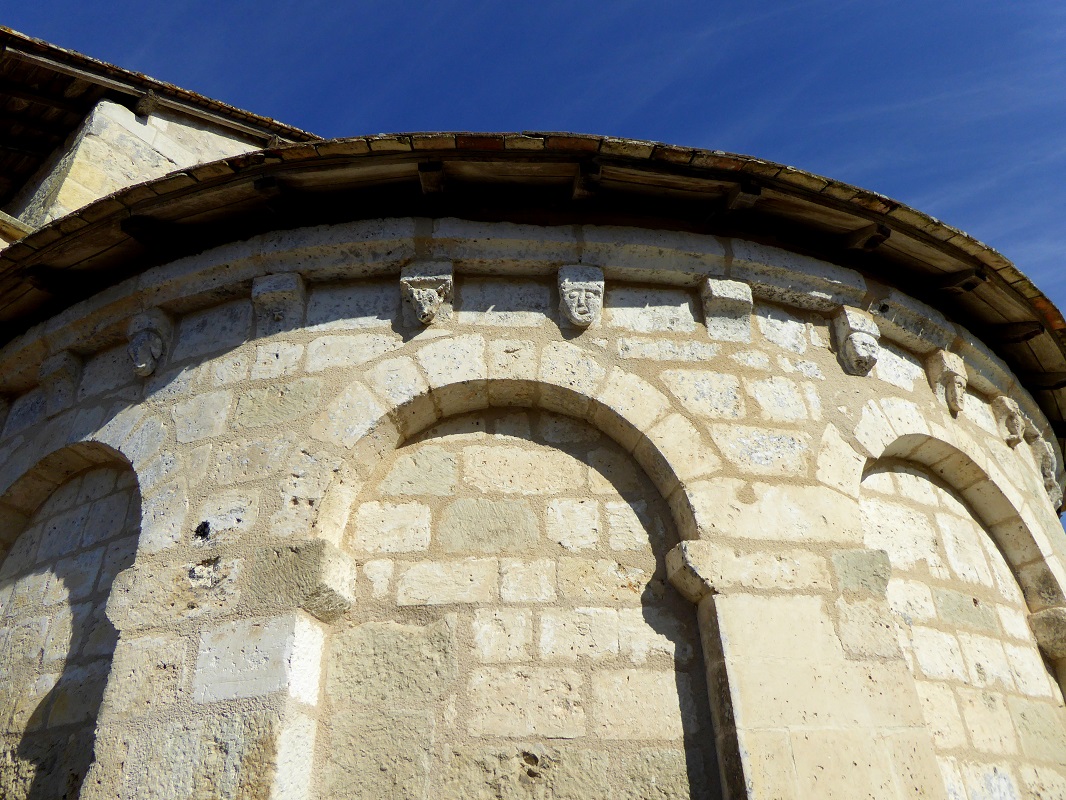 Corbels at Coutures