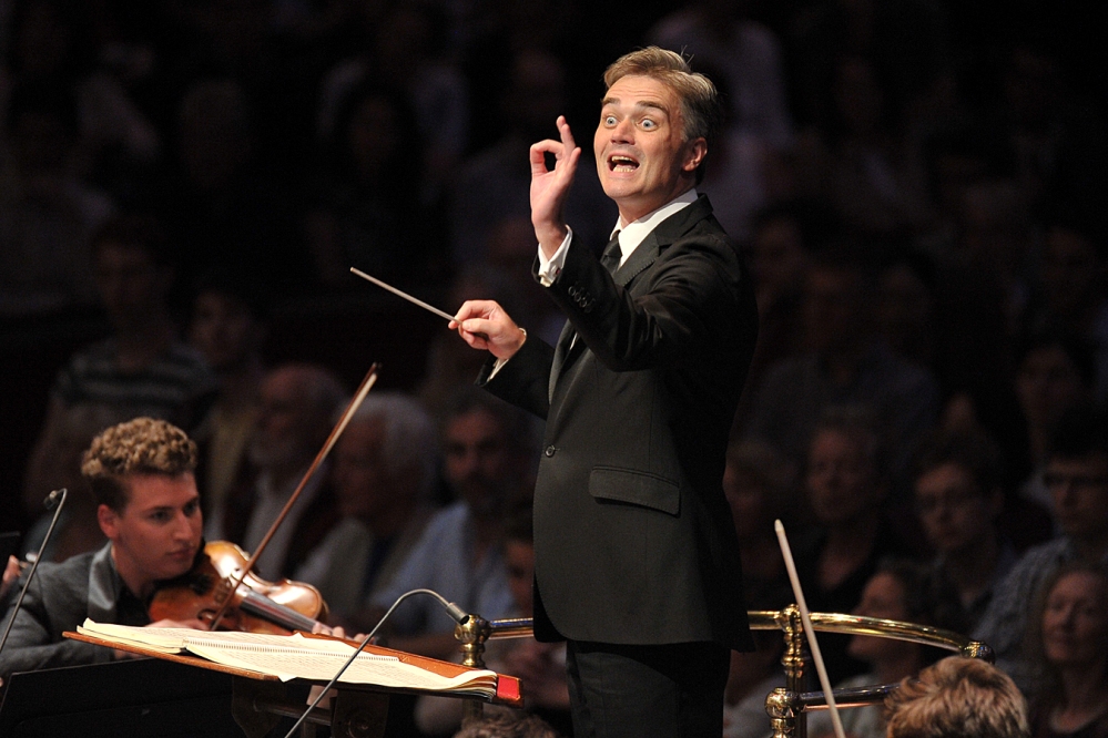 Edward Gardner conducting the NYO at the Proms