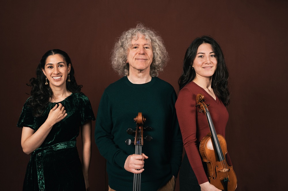 Rushdie Momen, Isserlis and Duval