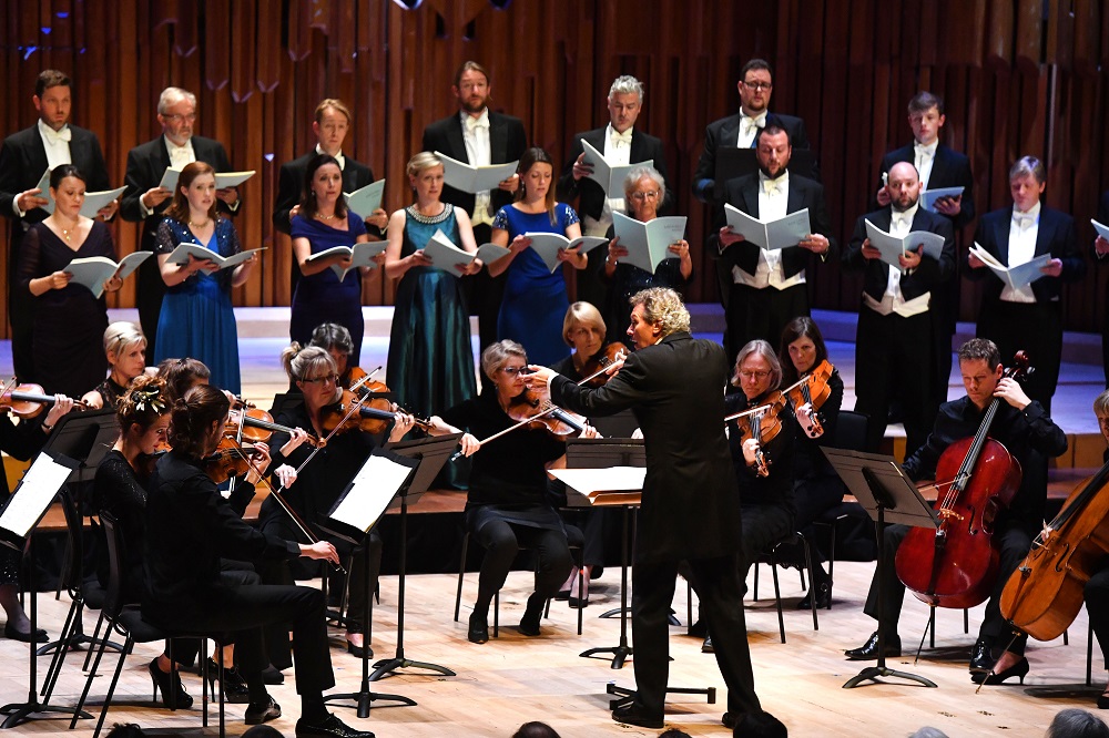 Harry Christophers conducting The Sixteen and the Britten Sinfonia