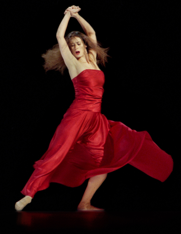 Clémentine Deluy in Pina Bausch's "...como el musgito..". Photo by Laurie Lewis.