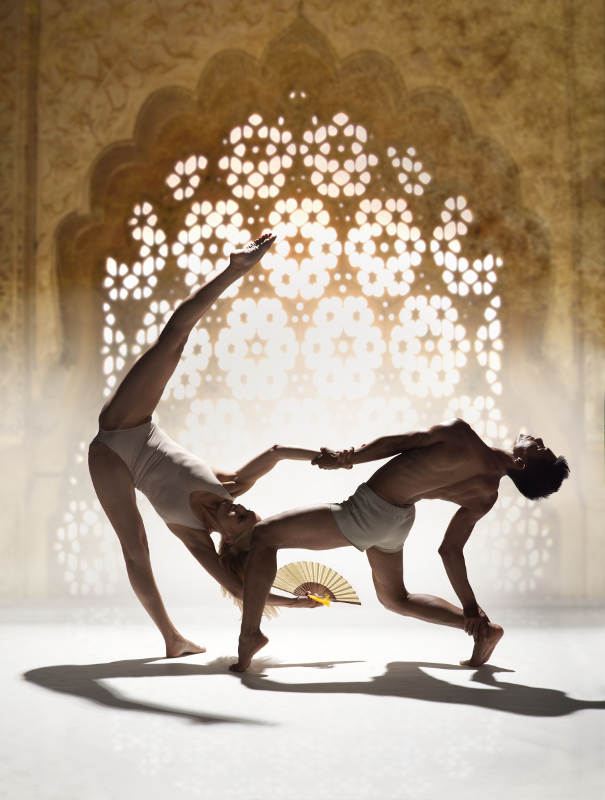 Dancers of the Shobana Jeyasingh Company in Bayadère - The Ninth Life