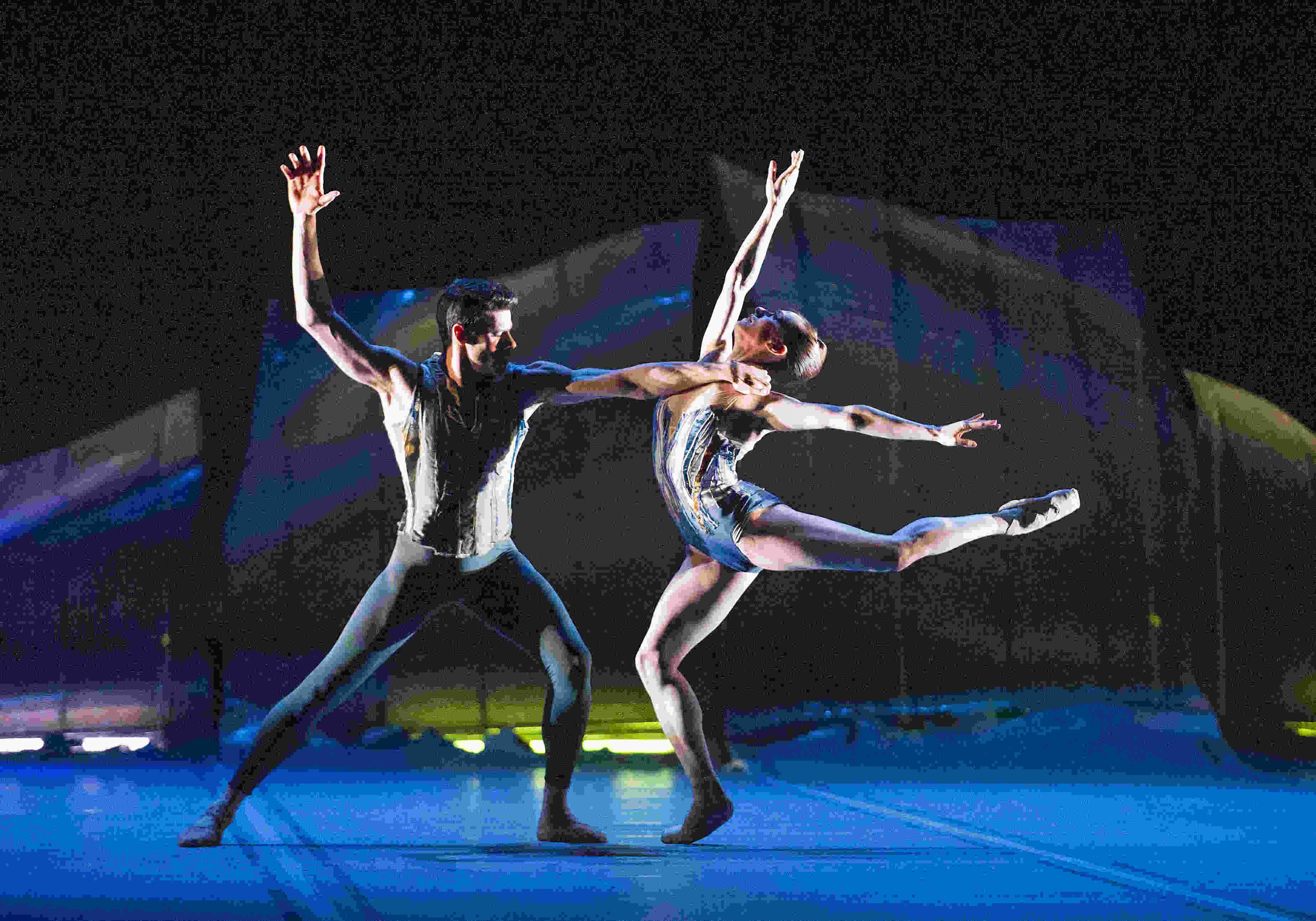 Marianela Nunez and Thiago Soares in Christopher Wheeldon's DGV: Danse à Grande Vitesse