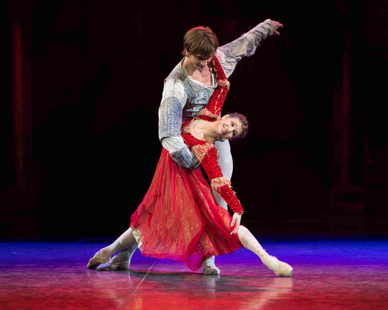 Friedemann Vogel and Alina Cojocaru as Romeo and Juliet