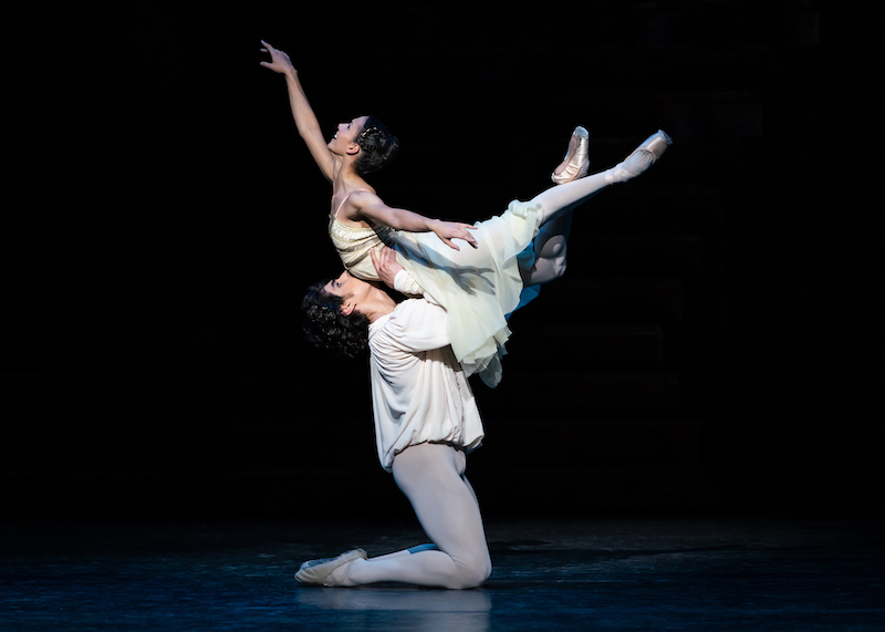 Francesca Hayward as Juliet and Cesar Corrales as Romeo