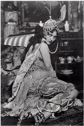 Ida_Rubinstein_as_Zobeide_1910