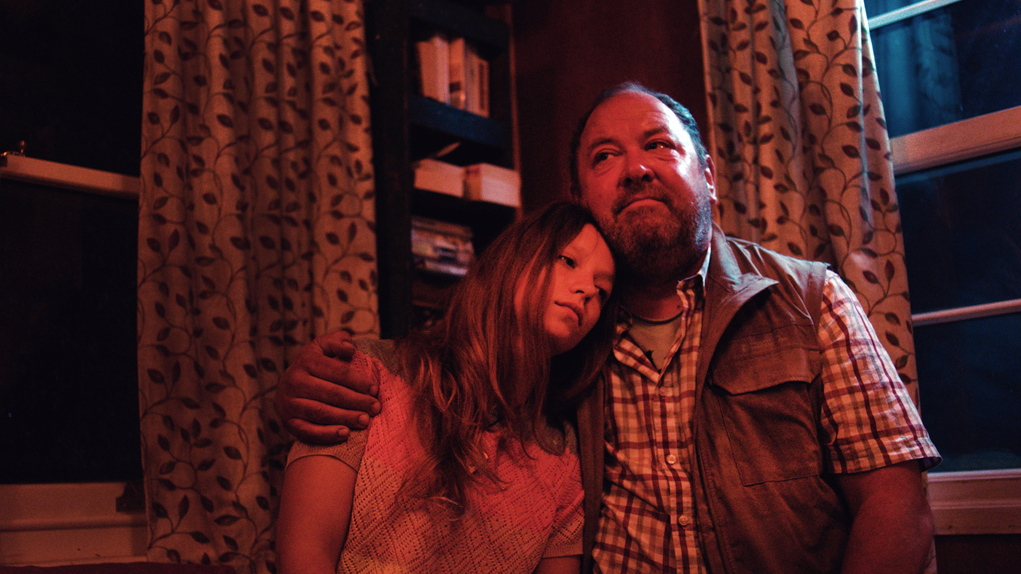 Mark Addy and Molly Windsor in The Runaways
