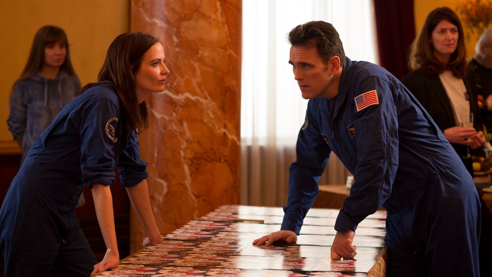 Sarah (Eva Green) and Mike (Matt Dillon) in Proxima